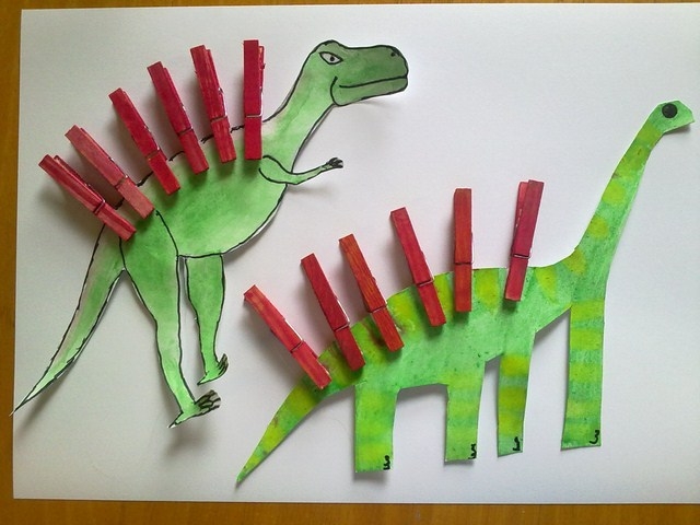 Dinosauři z kolíčků